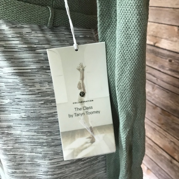 NWT LULULEMON HEART OPENER KNIT WRAP MISTY MOSS - Picture 7 of 8